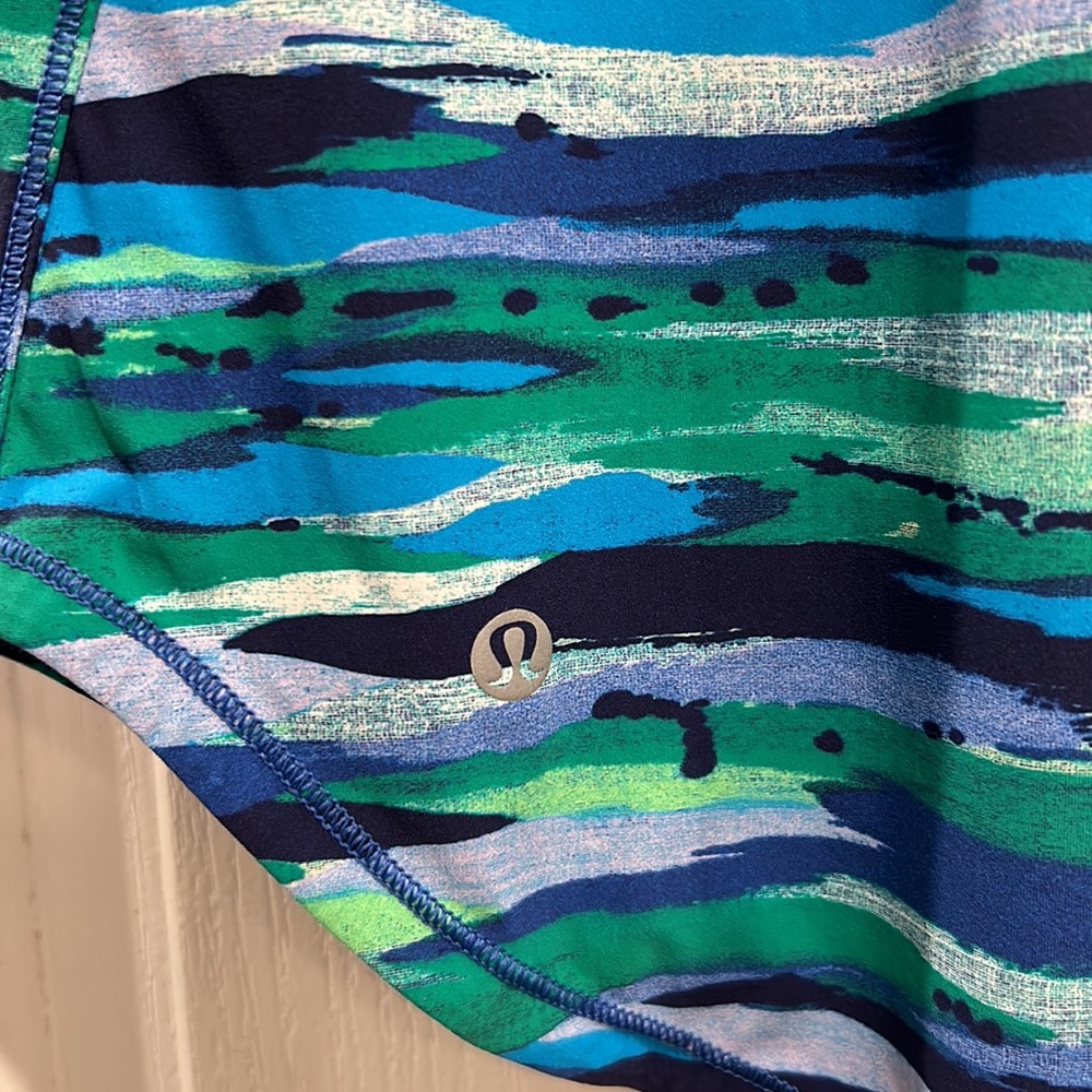 Lululemon Top, Size 6 (chest 34”) - Picture 6 of 7